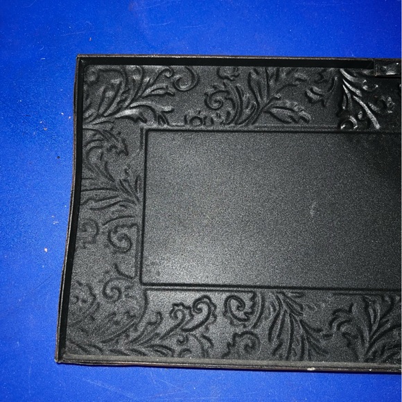 Last Call! 3/$10 Live Laugh Love Tin Hanging Wall Decor Floral Frame Design - Picture 7 of 9